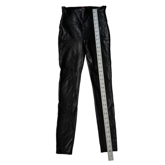 Spanx EUC Faux Leather Shiny High Waist Moto Shapewear Black Leggings size small - Picture 6 of 10